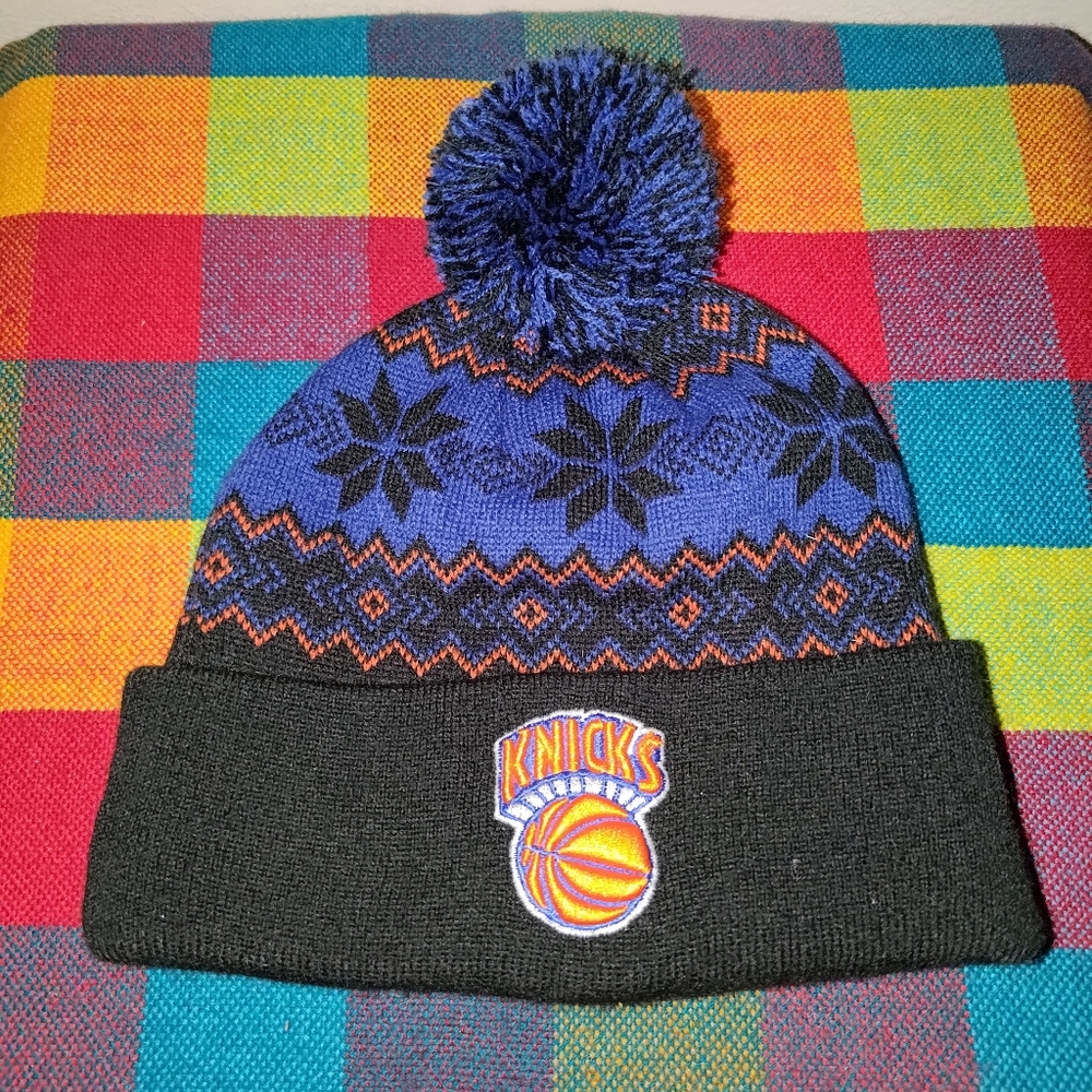 New Era Hardwood Classics NBA New York Knicks Cuffed Knit Beanie w/Pom Pom